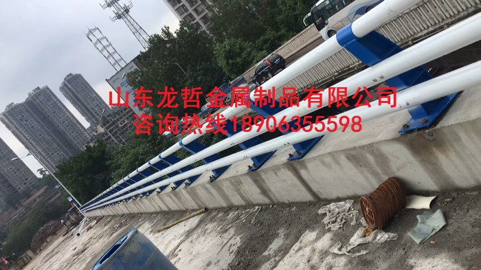 橋梁防撞護欄，防撞立柱